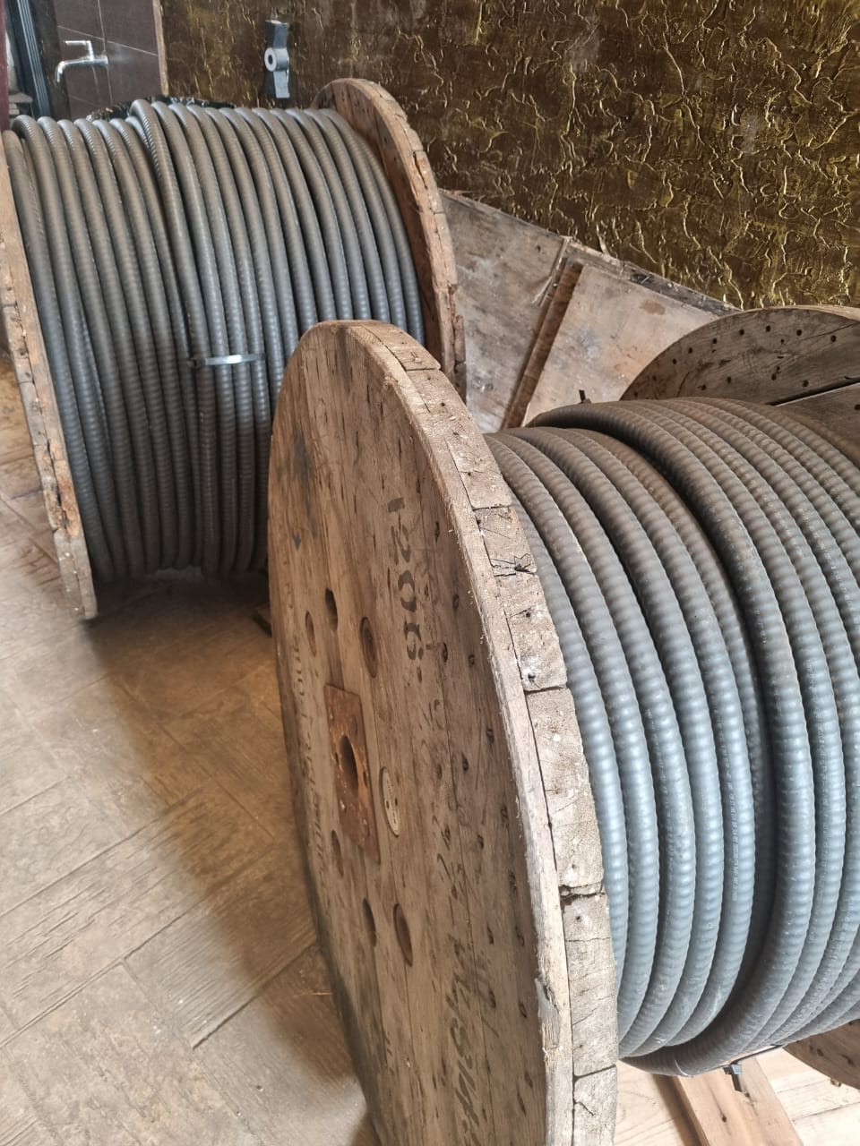 Armored Industrial Cables & Multi-Tube Bundles on Reels